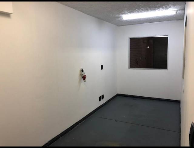 INDUSTRIAL PROPERTY TO RENT IN HENNOPSPARK